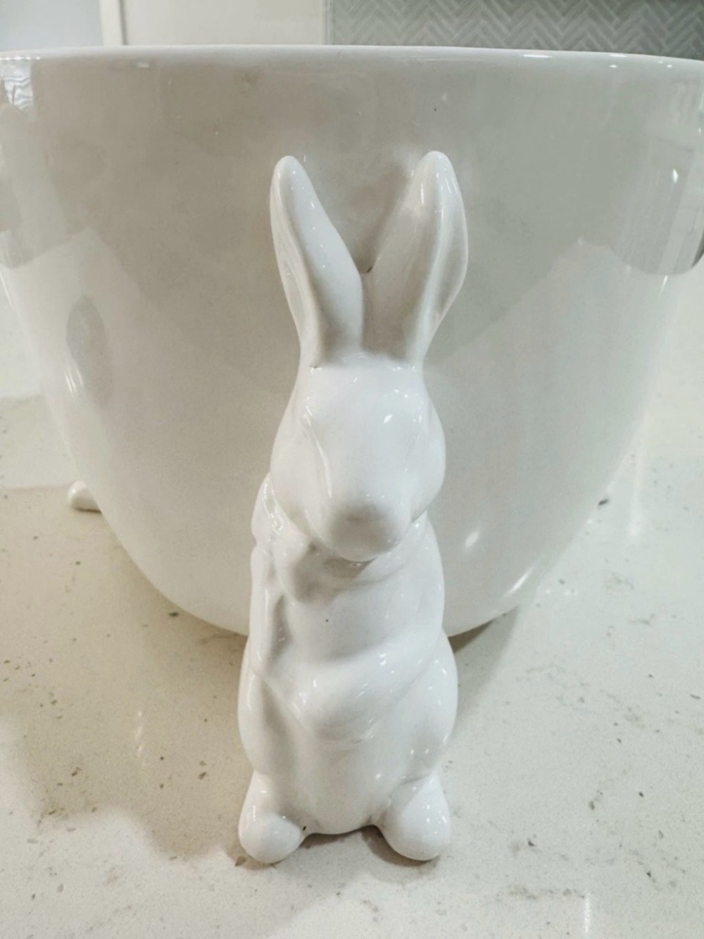 White Ceramic Trio Bunny Figurine - Elegant Bowl